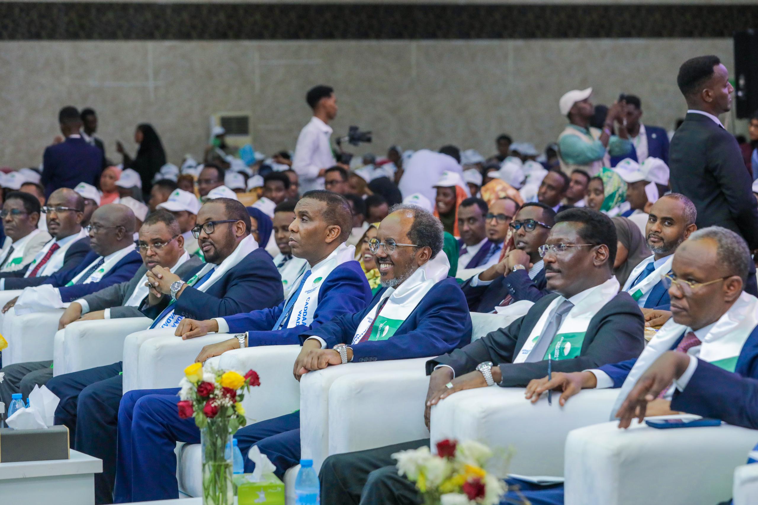Muxuu Xasan Sheekh Ku Faa'iiday, Mucaaradkuna Ku Jahwareersan Yihiin?