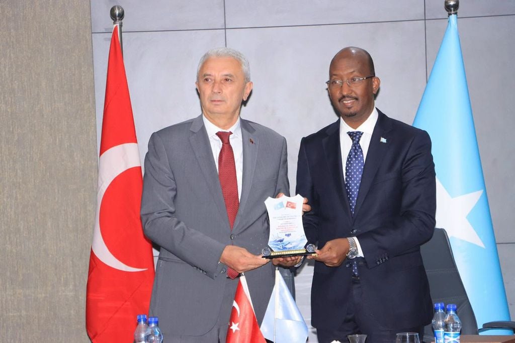 Soomaaliya iyo Turkiga oo dhisay guddiyo qaabilsan iskaashiga kalluumaysiga
