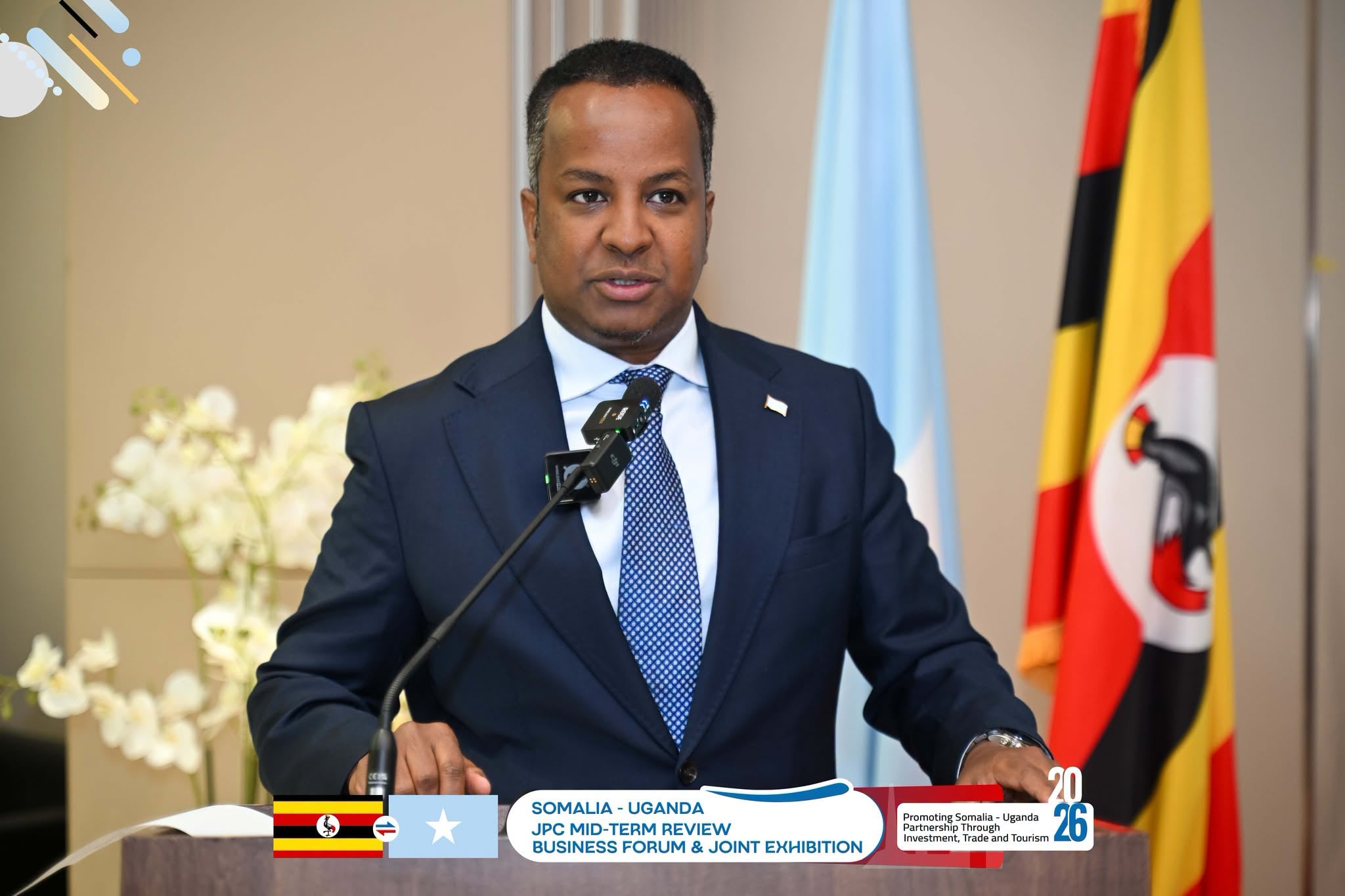 Soomaaliya iyo Uganda oo ku heshiiyay in kharashaadka Fiisaha laga dhaafo shaqaalaha Dowladda