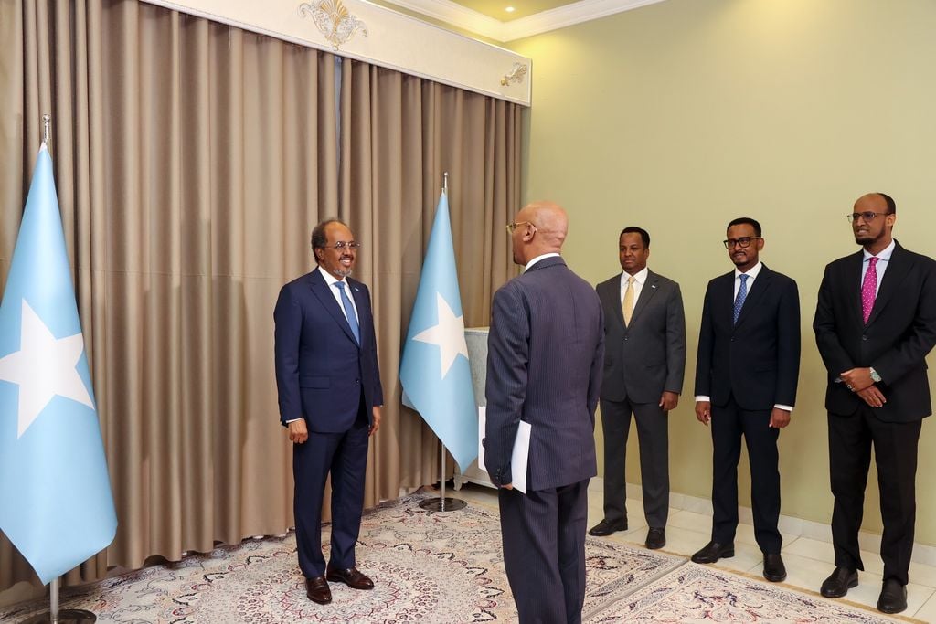 Madaxweyne Xasan oo Safiirka Itoobiya ka gudoomay warqadaha aqoonsiga