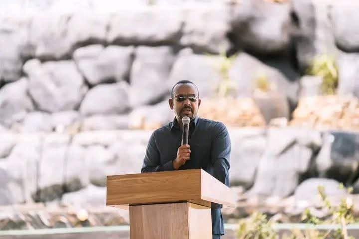 Abiy Axmed oo bogaadiyay horumarka Dowlad Deegaanka Soomaalida