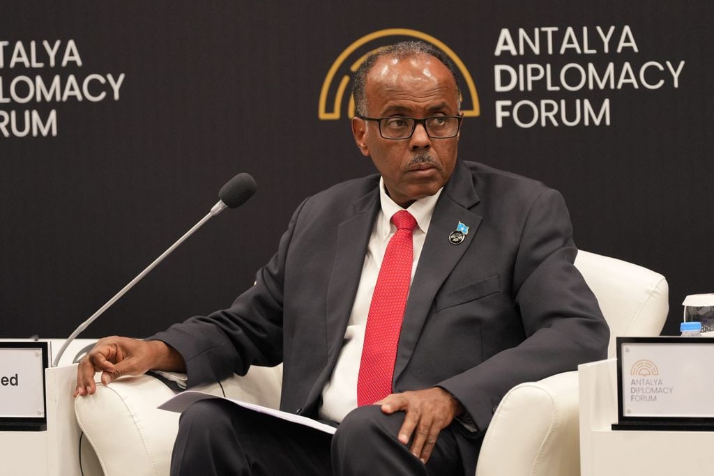 Soomaaliya oo cusbooneysiineysa heshiiskii difaaca ee Mareykanka