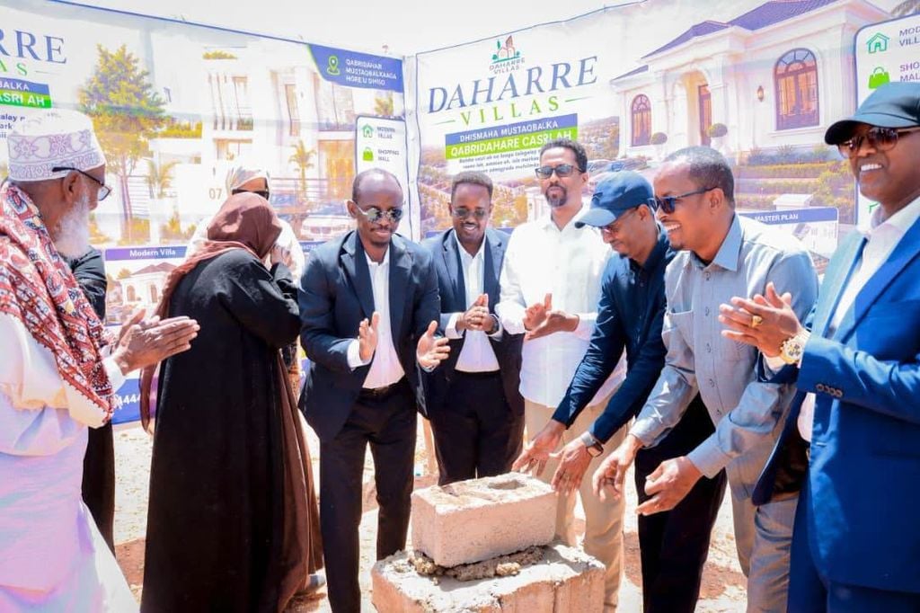 Dowlad Deegaanka Soomaalida oo dhagax-dhigtay mashruuc 500 guri ka kooban