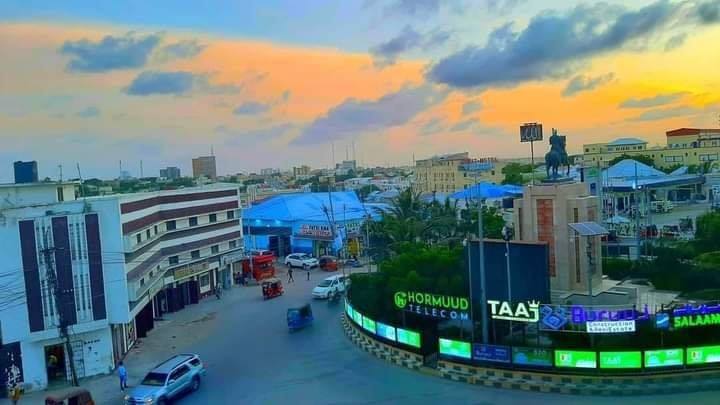 Gobolka Banaadir oo boorarka xayeysiiska uga faa'iideysanaya kordhinta dakhliga 